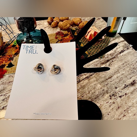 TIME & TRU | Hypoallergenic, Elegant Two-Toned Gold and Silver Knot Earrings - Picture 3 of 12
